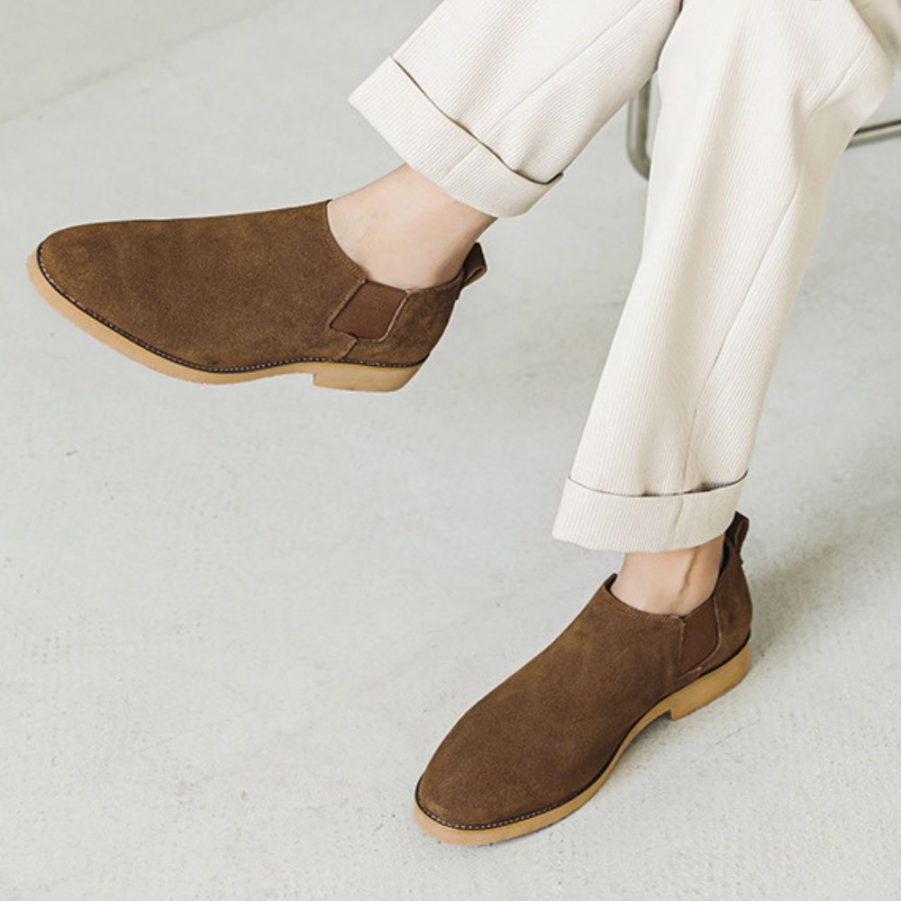 Low-Cut Suede Chelsea Shoes with Tan Sole