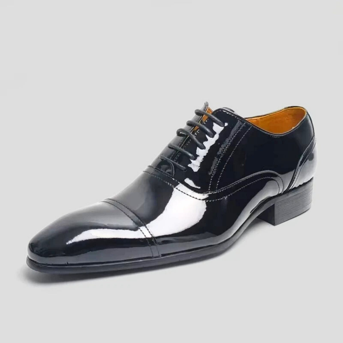 Black Leather Oxford Shoes with Gloss-Finish