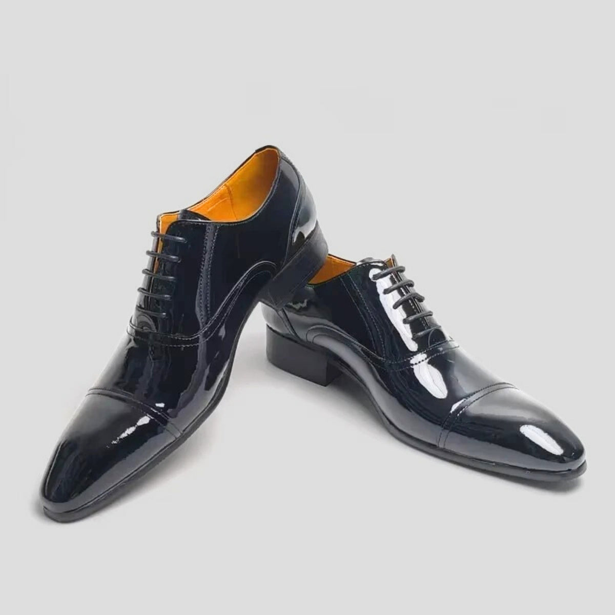 Black Leather Oxford Shoes with Gloss-Finish