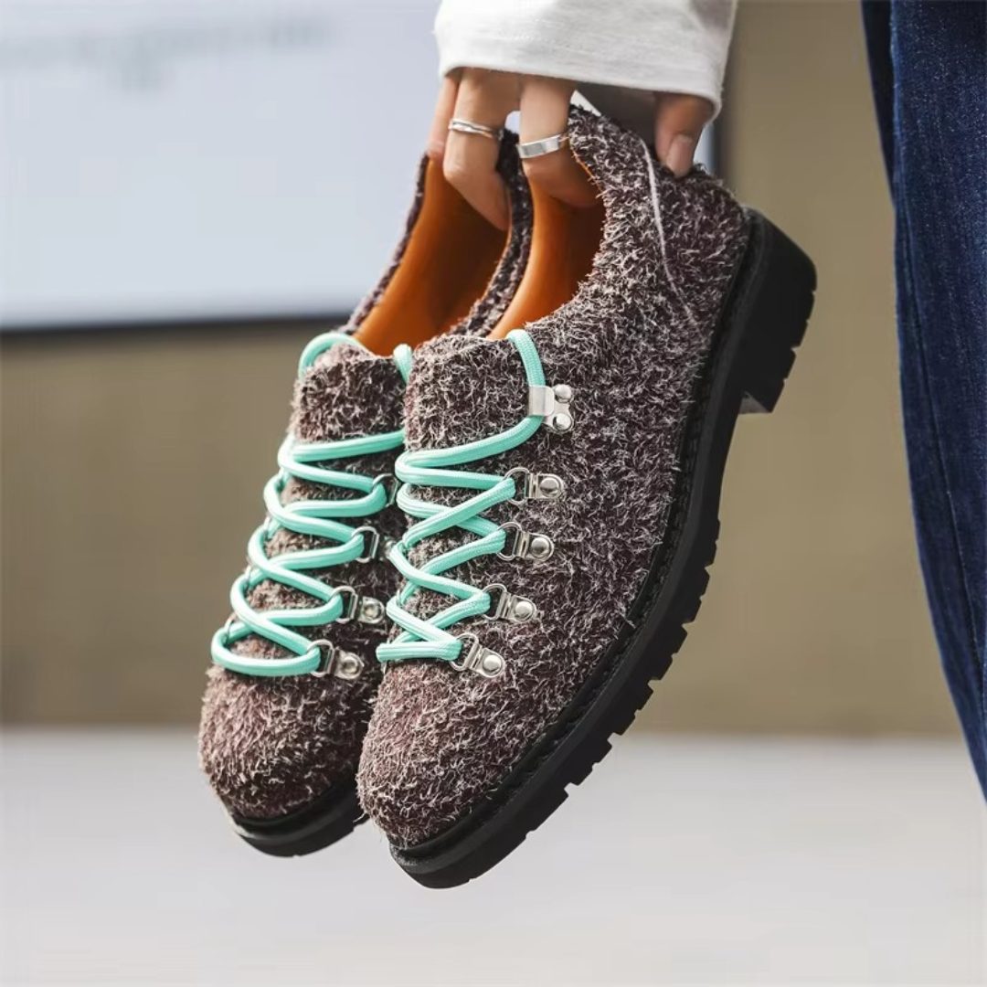 Suede Low-Top City Shoes with Contrast Laces and Chunky Sole