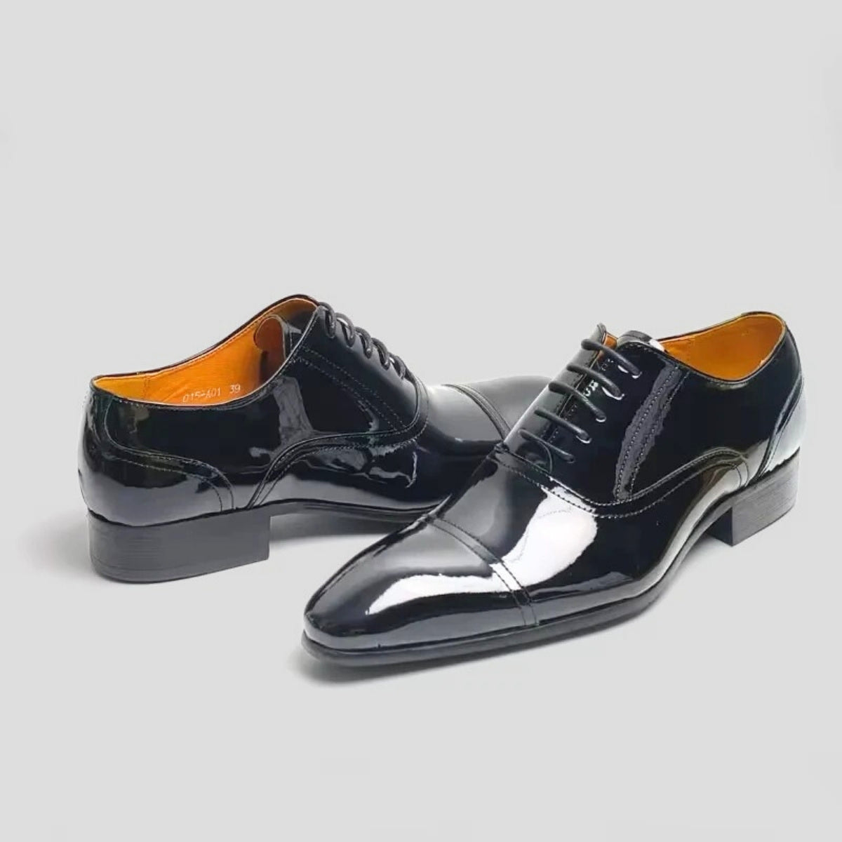 Black Leather Oxford Shoes with Gloss-Finish
