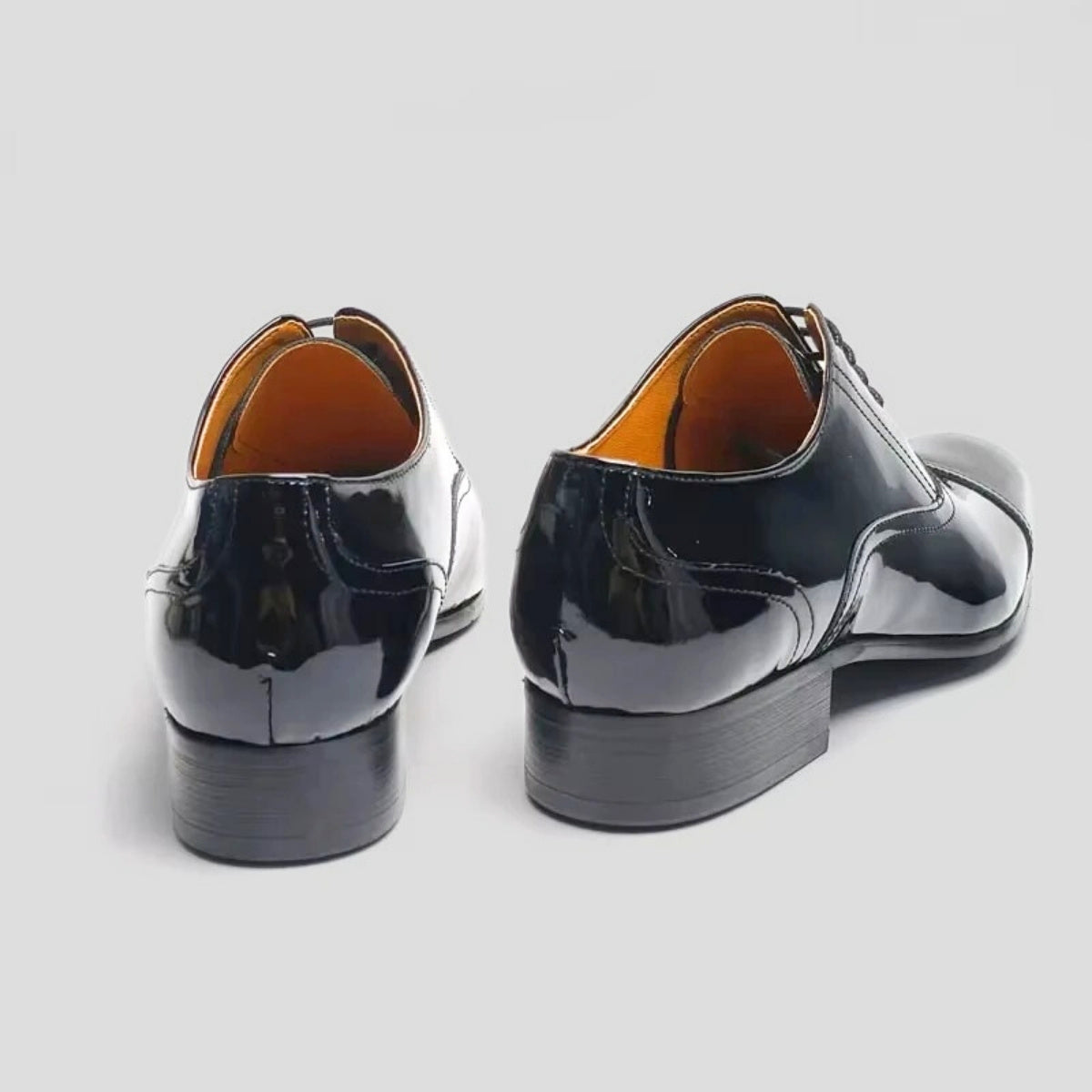 Black Leather Oxford Shoes with Gloss-Finish