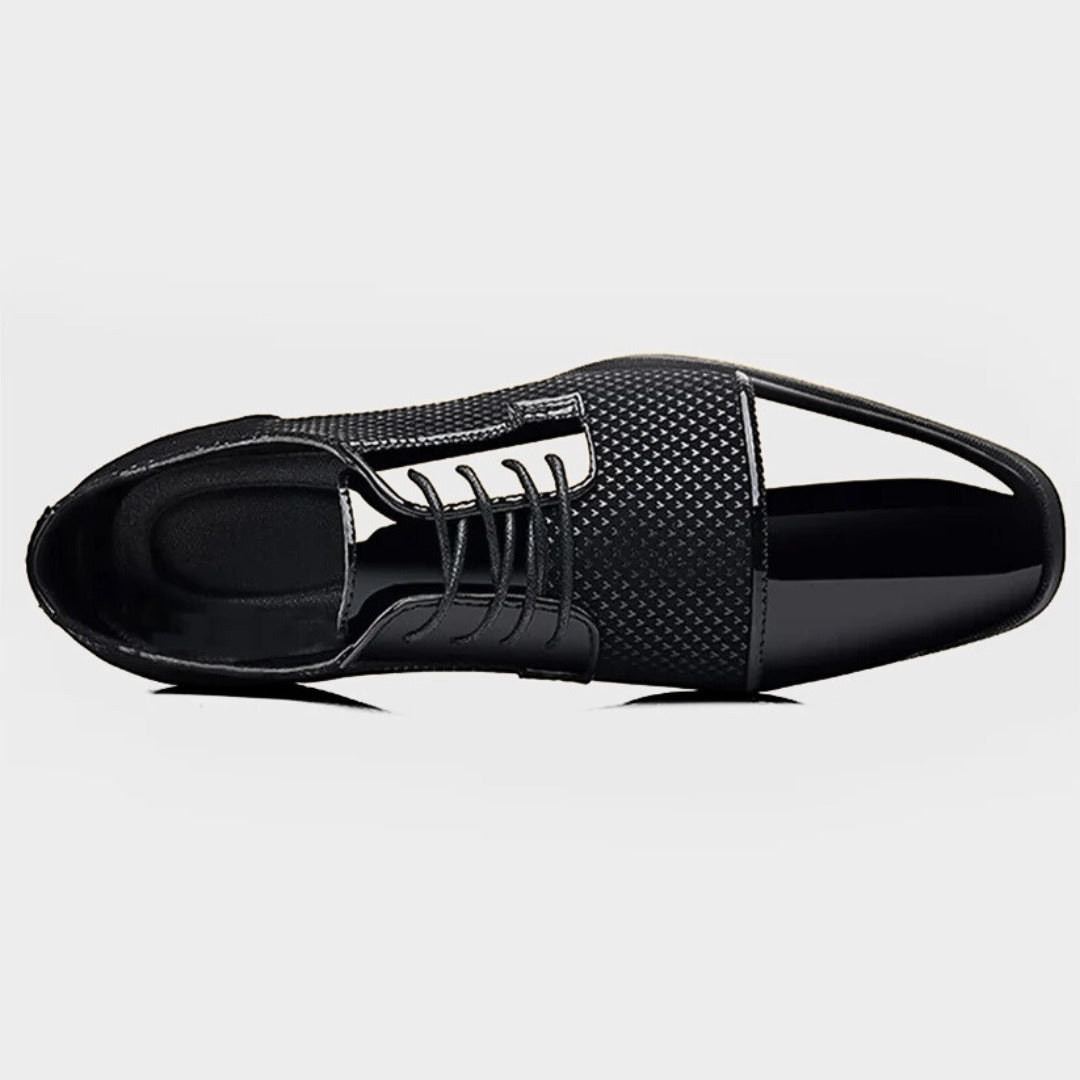 Patent Leather Dress Shoes with Pointed Toe and Textured Upper