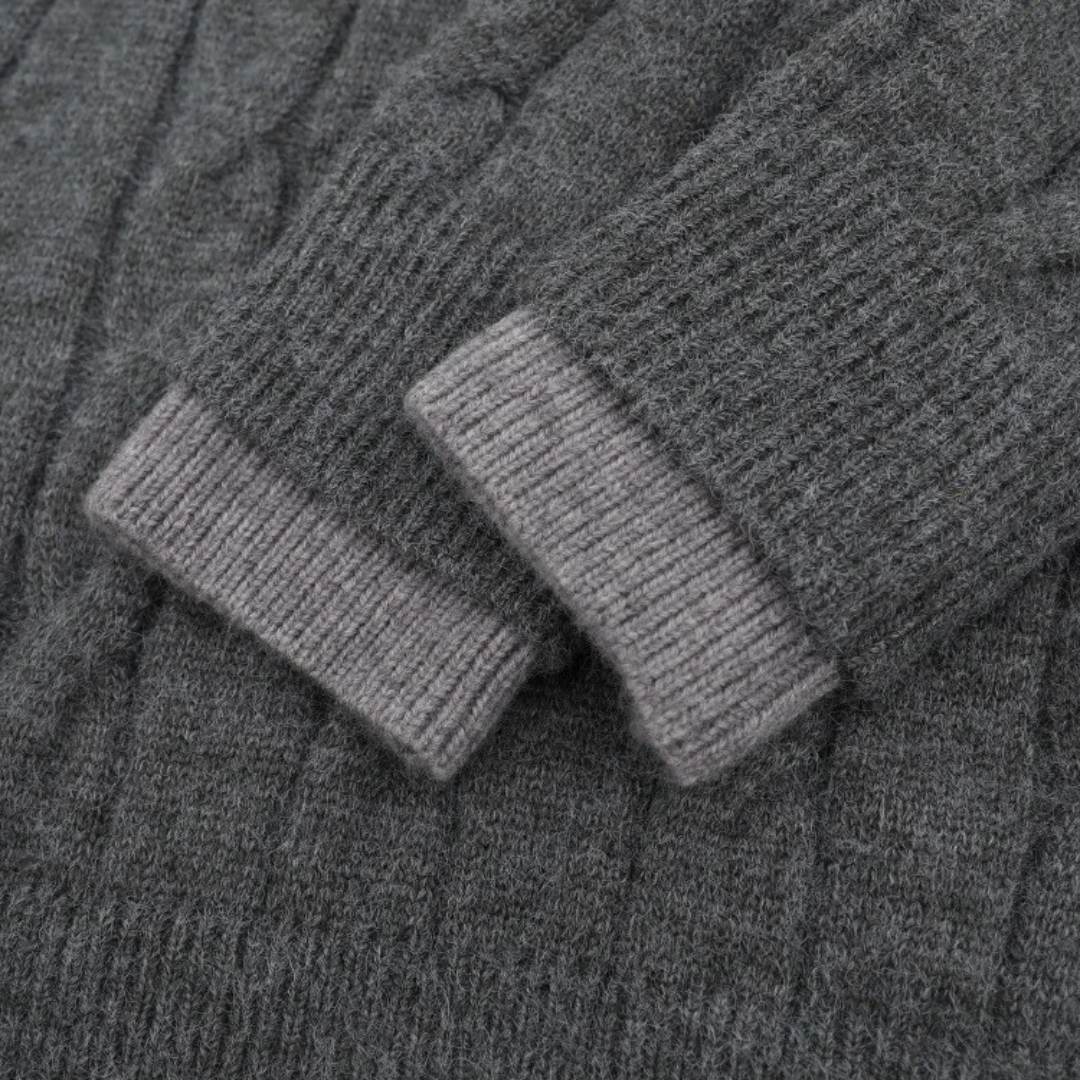 Collared Cable-Knit Pullover Grey with Layered Look